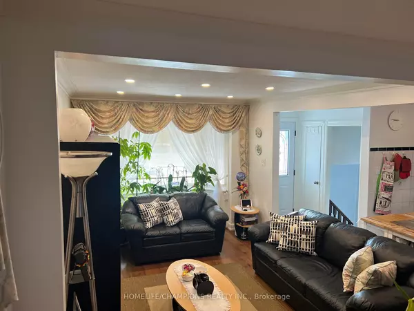 Toronto C03, ON M6E 2W5,436 Oakwood AVE