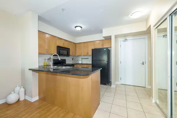 Toronto E04, ON M1L 0G9,60 MENDELSSOHN ST #213