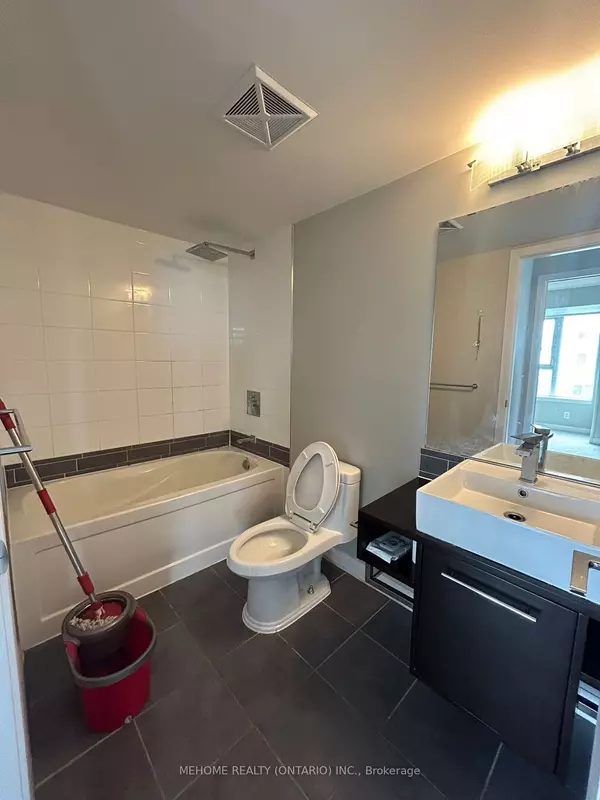 Toronto E09, ON M1P 0B4,25 Town Center CT #3205