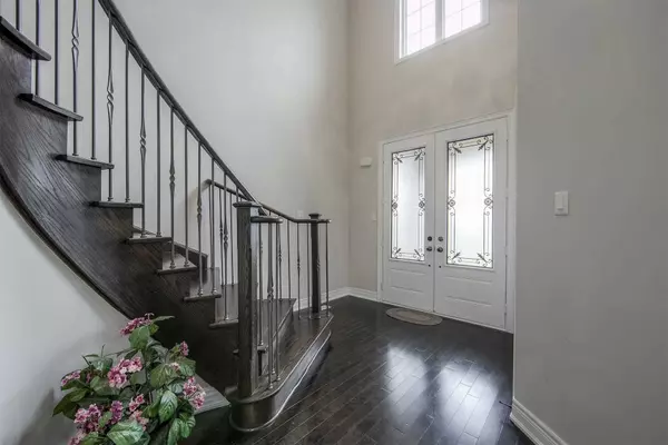 Whitby, ON L1R 0K8,7 Glengowan ST
