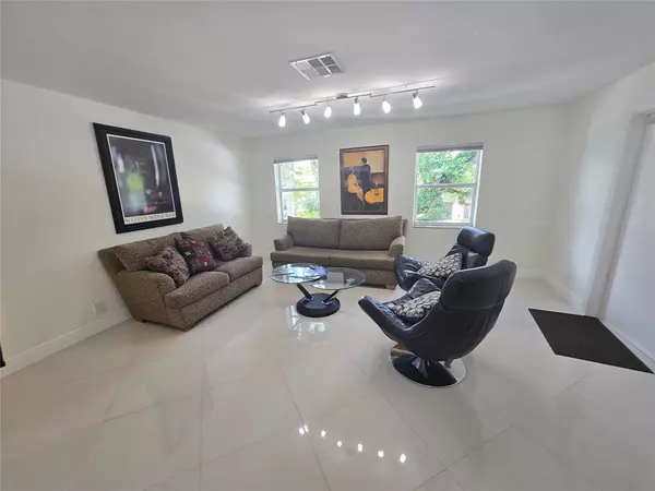 Fort Lauderdale, FL 33301,1280 SE 2nd Ct #6