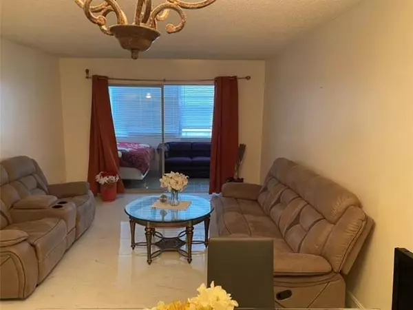 Margate, FL 33063,3050 Holiday Springs Blvd #207