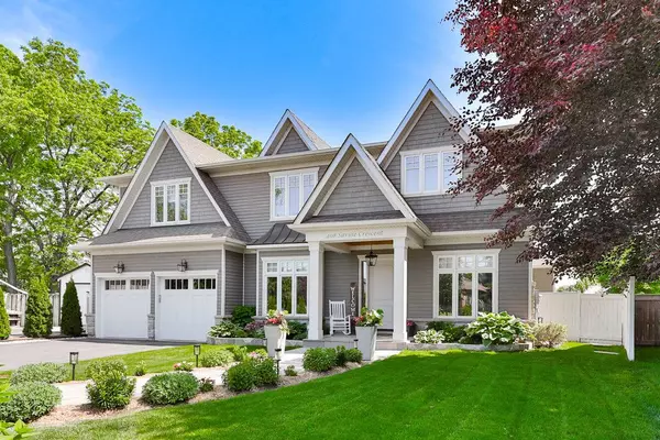 408 Saville CRES, Oakville, ON L6L 3T8