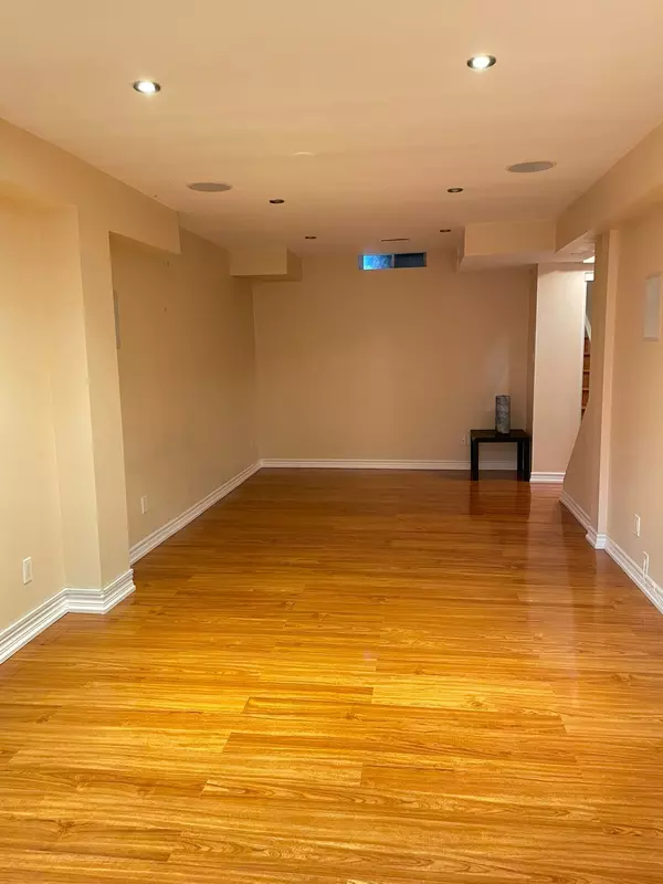 Mississauga, ON L5M 0G4,5537 Waterwind CRES