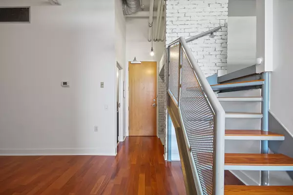 Toronto W04, ON M6B 4M4,1001 Roselawn AVE #434