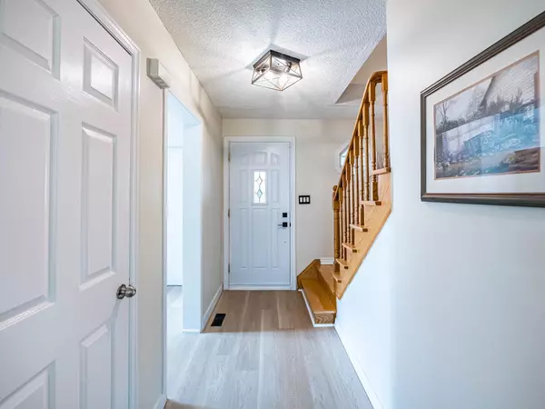 Toronto W10, ON M9V 5A5,33 St. Emilion WAY
