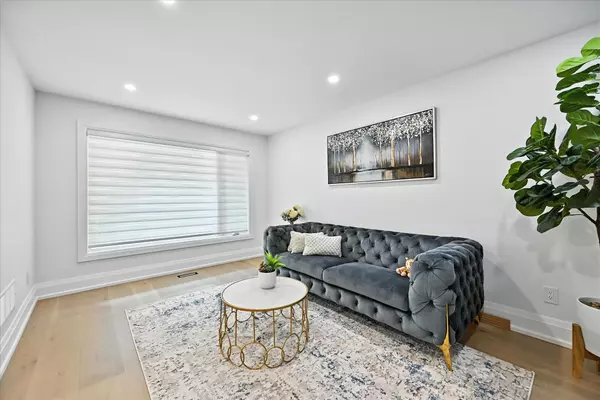 Oakville, ON L6M 1W2,1267 Roseberry CRES