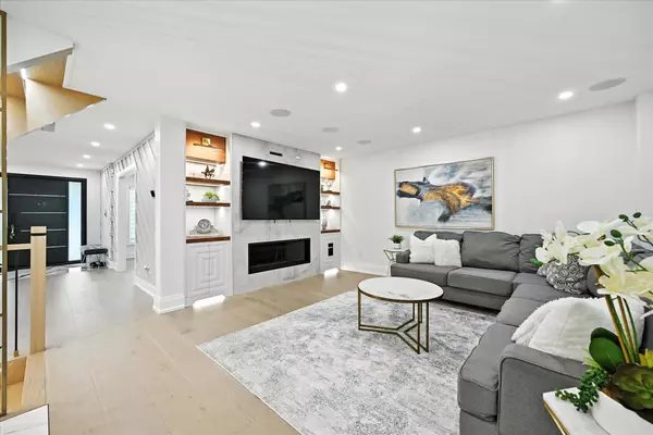 Oakville, ON L6M 1W2,1267 Roseberry CRES