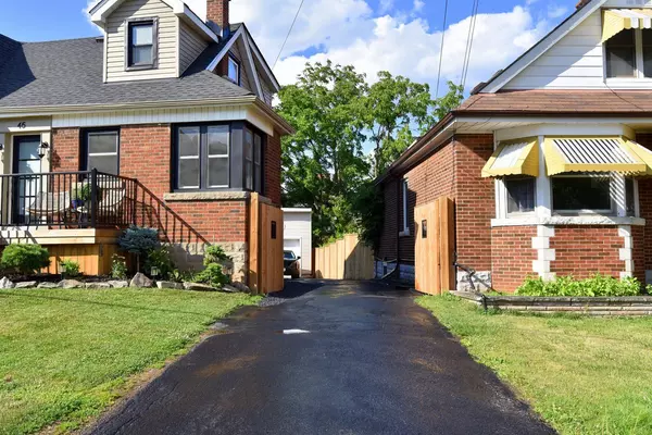 Hamilton, ON L8K 4W9,45 Dunkirk AVE