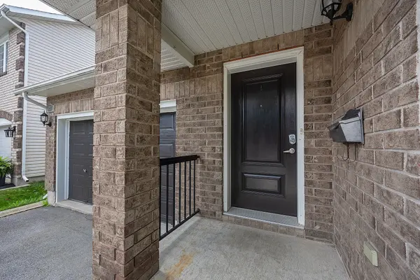 Kingston, ON K7P 3J5,433 Cooke CRES