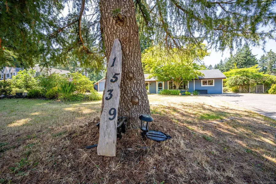 1539 Seton Dr, Comox, BC V9M 3Z7
