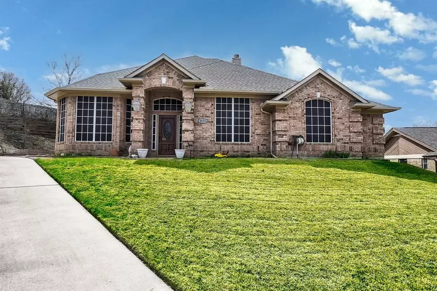 8654 Glen Hollow Drive, Fort Worth, TX 76179