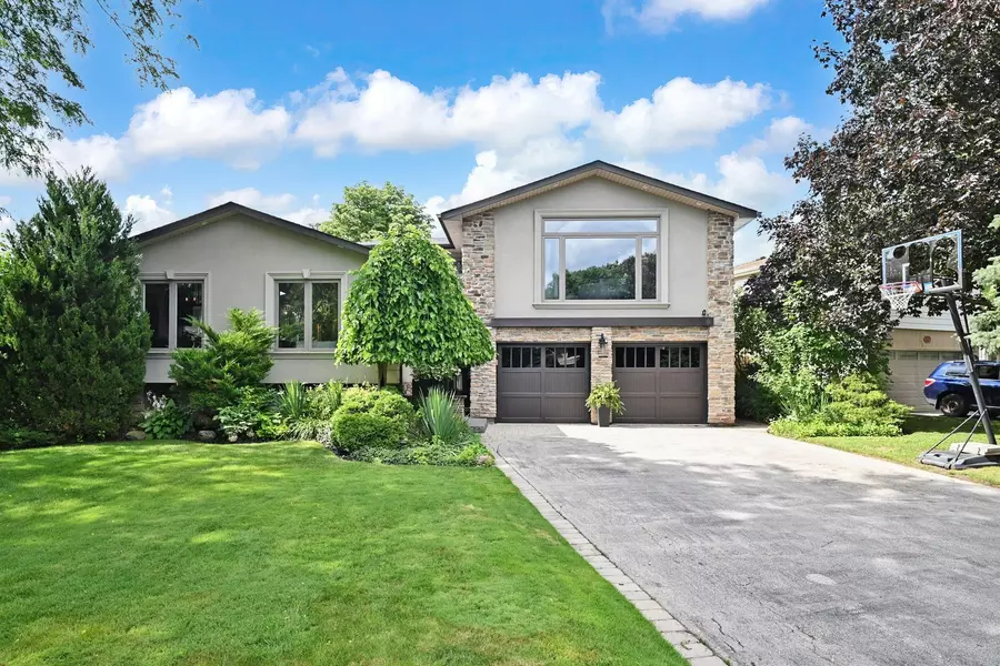 2368 Ventura DR, Oakville, ON L6L 2H4
