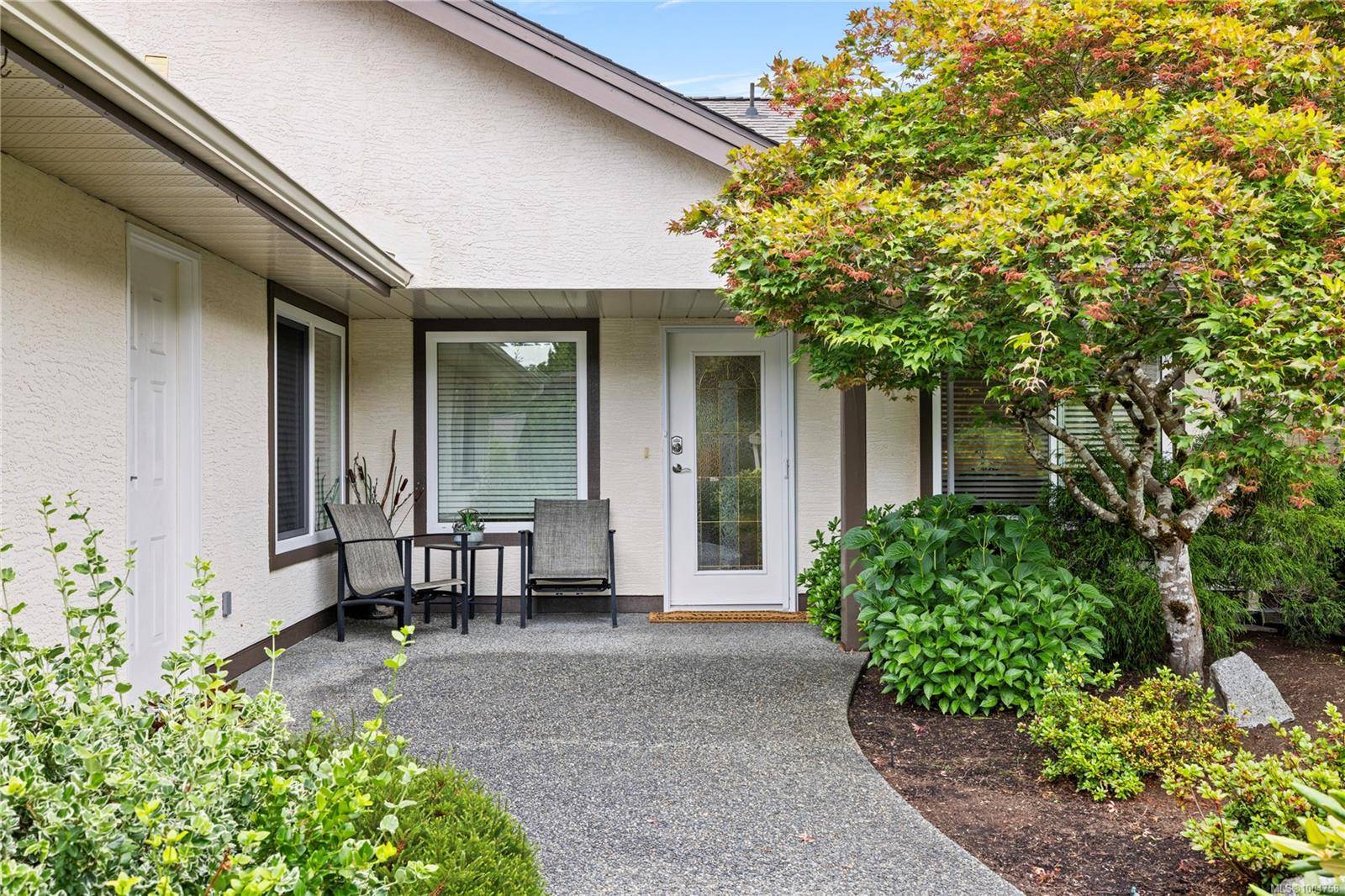 Qualicum Beach, BC V9K 1N7,885 Berwick Rd S #41