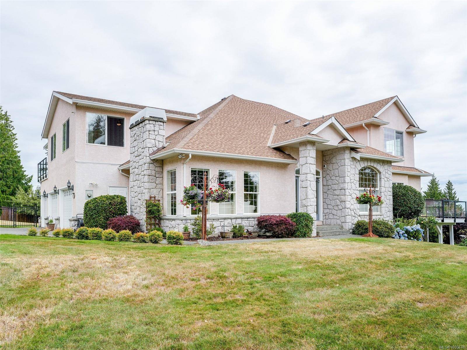 1760 Mayneview Terr, North Saanich, BC V8L 5A8