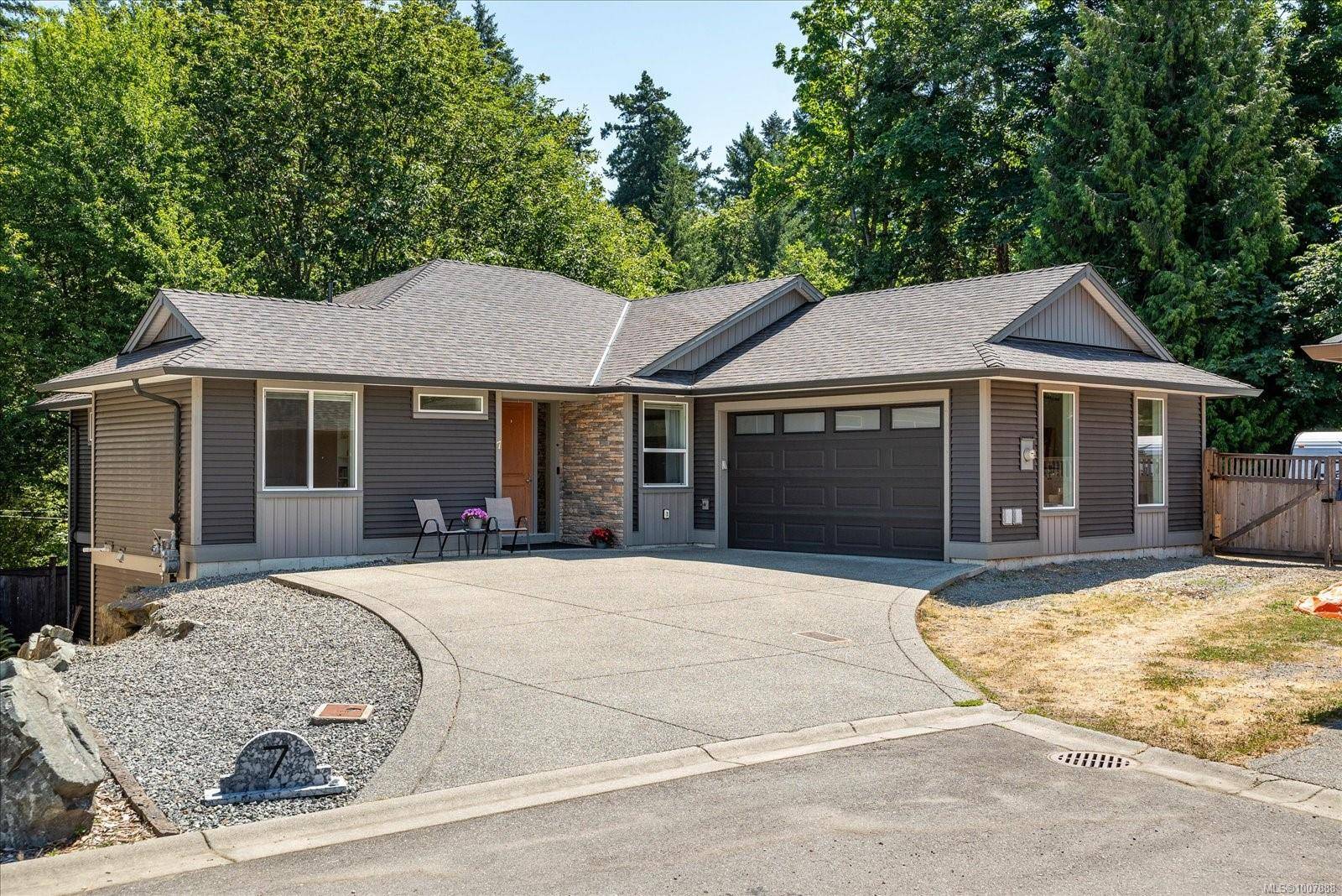 313 Holland Creek Pl #7, Ladysmith, BC V9G 1T6