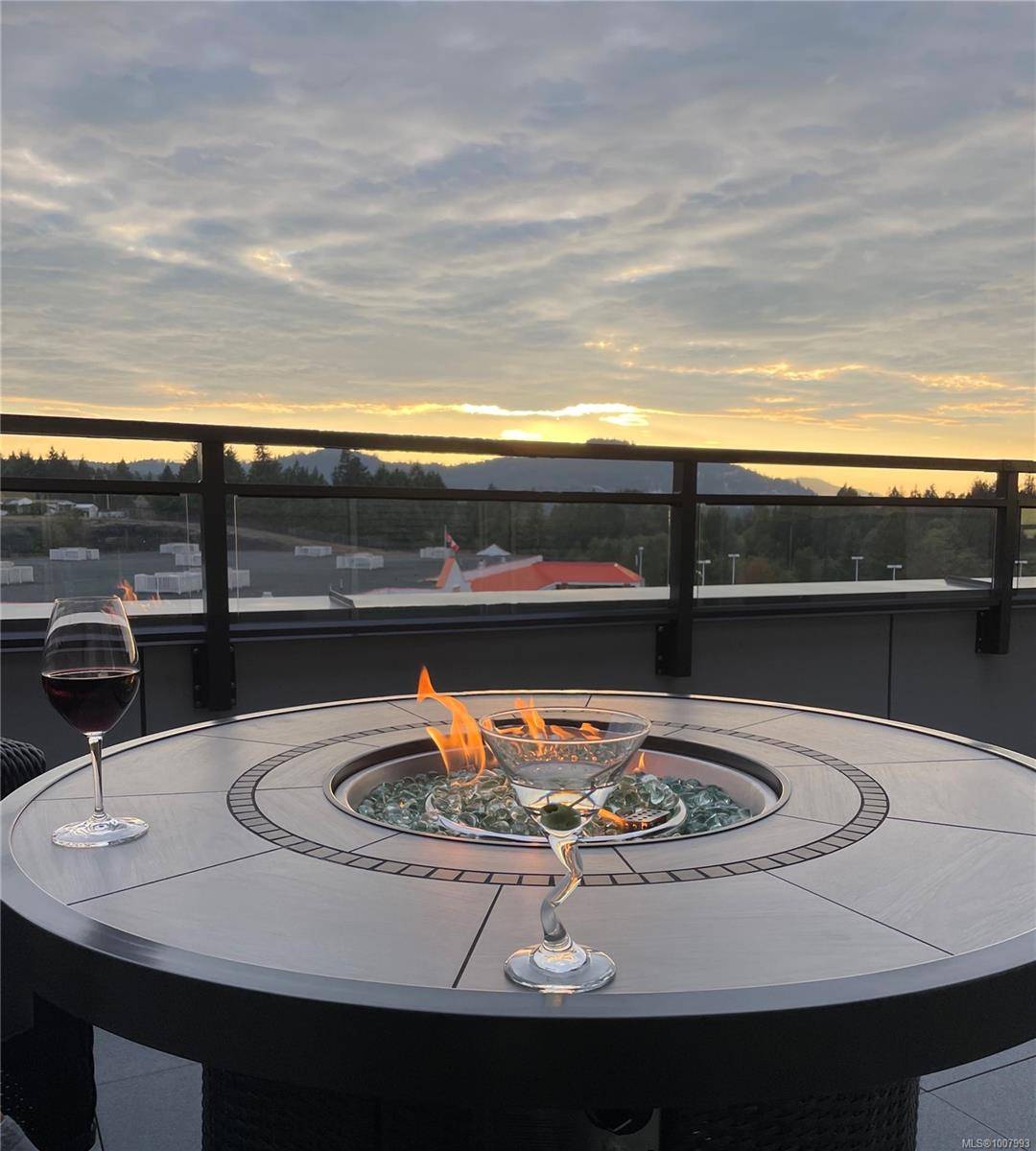 6540 Metral Dr #504, Nanaimo, BC V9L 0L8