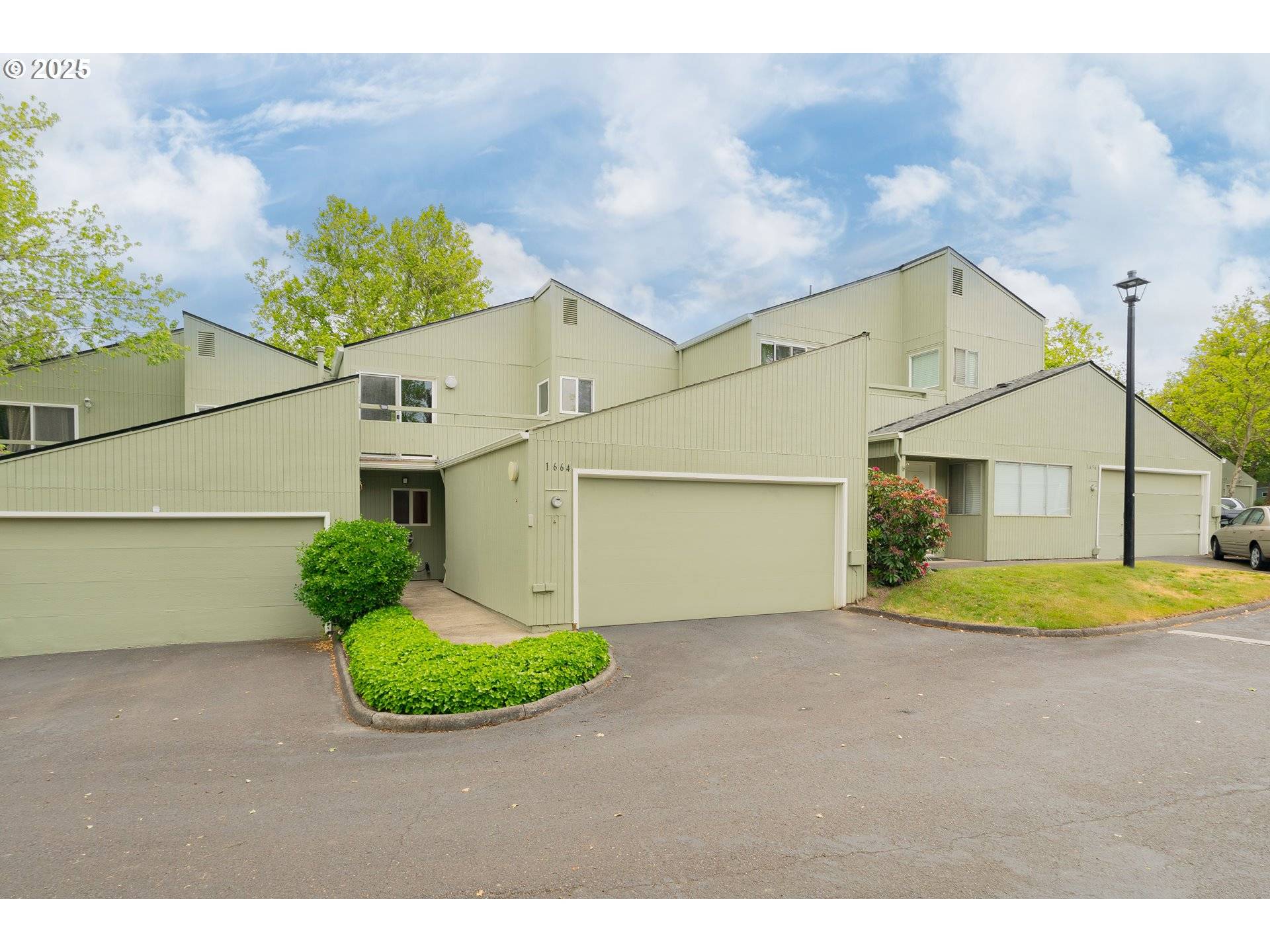 1664 NW ROLLING HILL DR, Beaverton, OR 97006