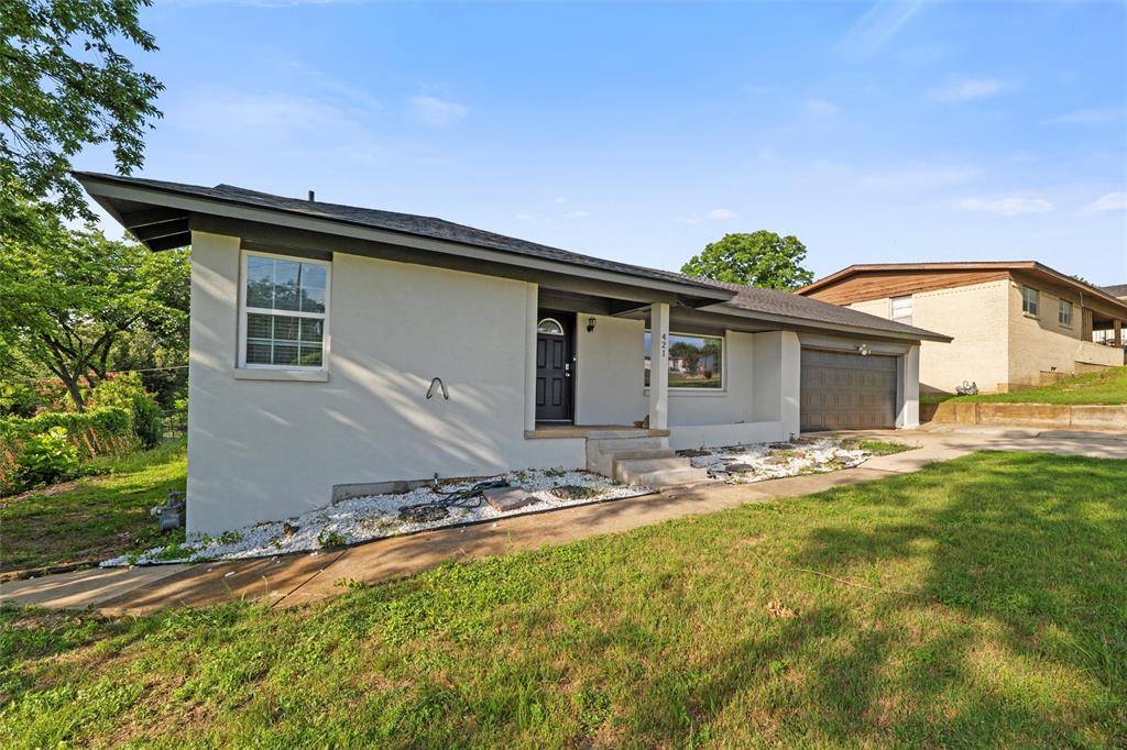 Grand Prairie, TX 75050,421 E Tarrant Road