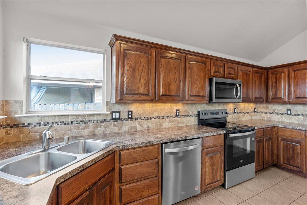 Fort Worth, TX 76052,1224 Roping Reins Way