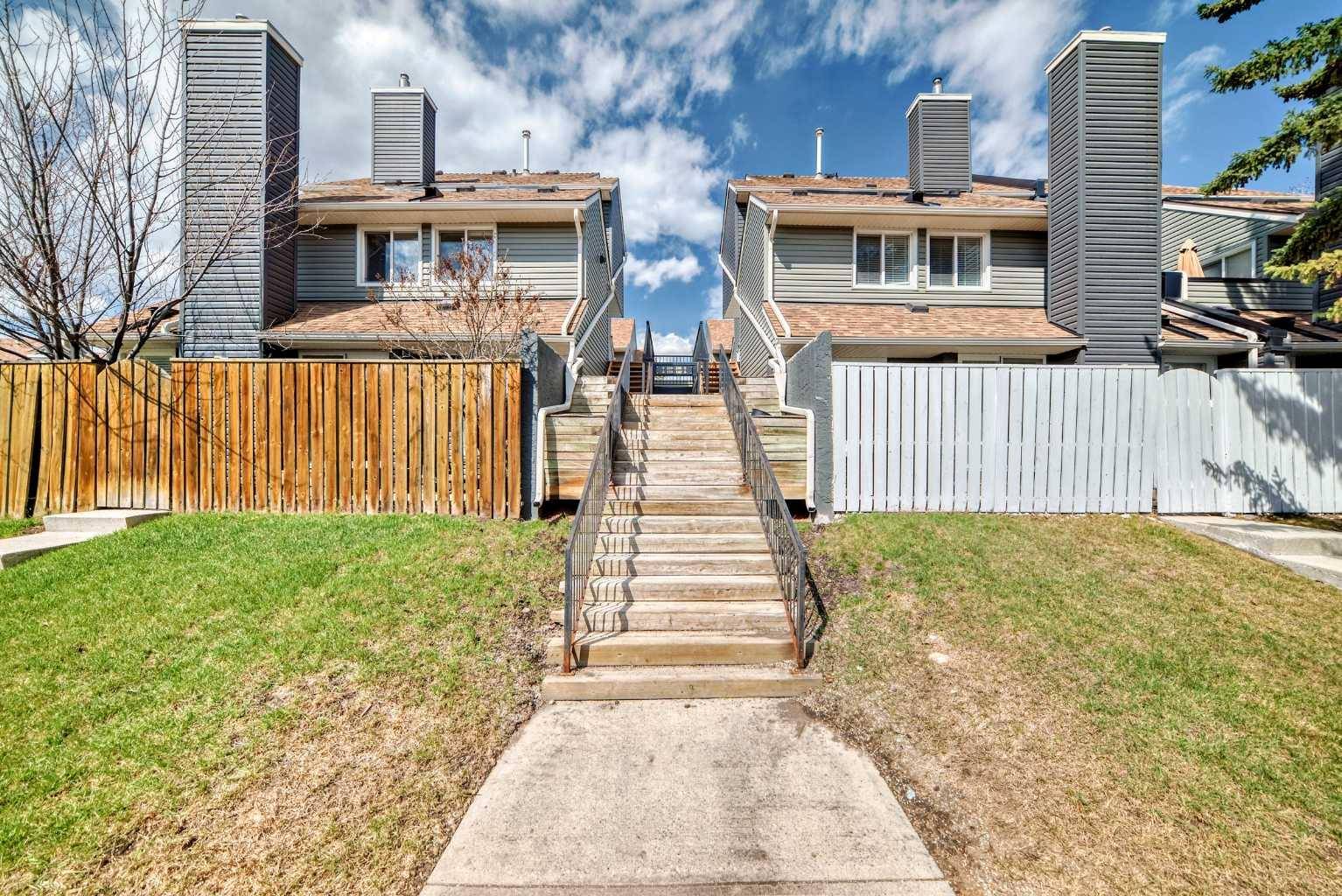 Calgary, AB T3E 6V1,52 Glamis GN SW #239