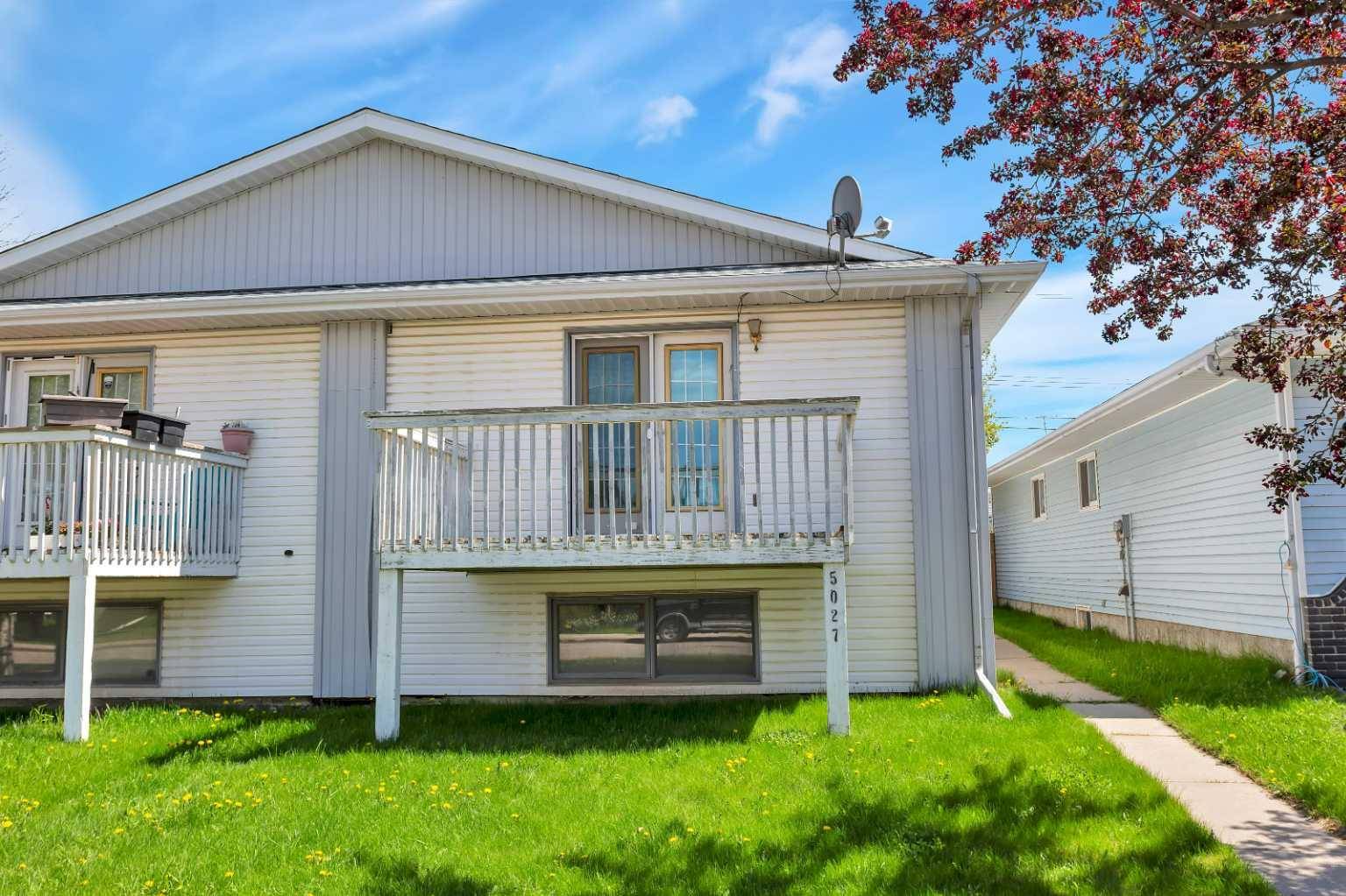 5027 54 ST, Rocky Mountain House, AB T4T 1E6