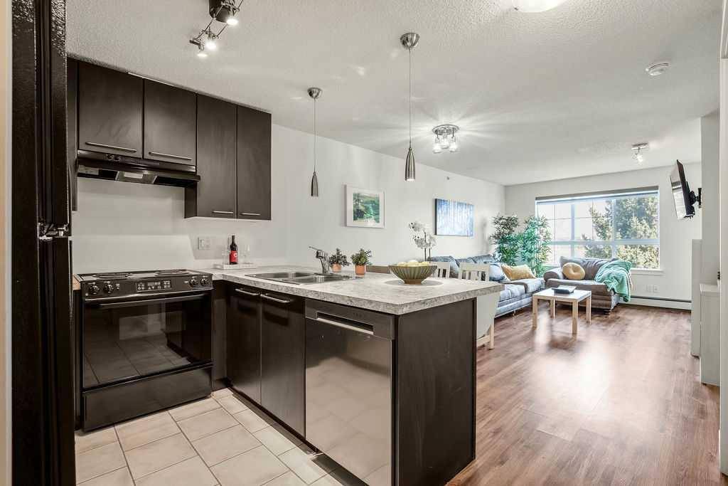 Calgary, AB T3E 7N9,35 Richard CT SW #410