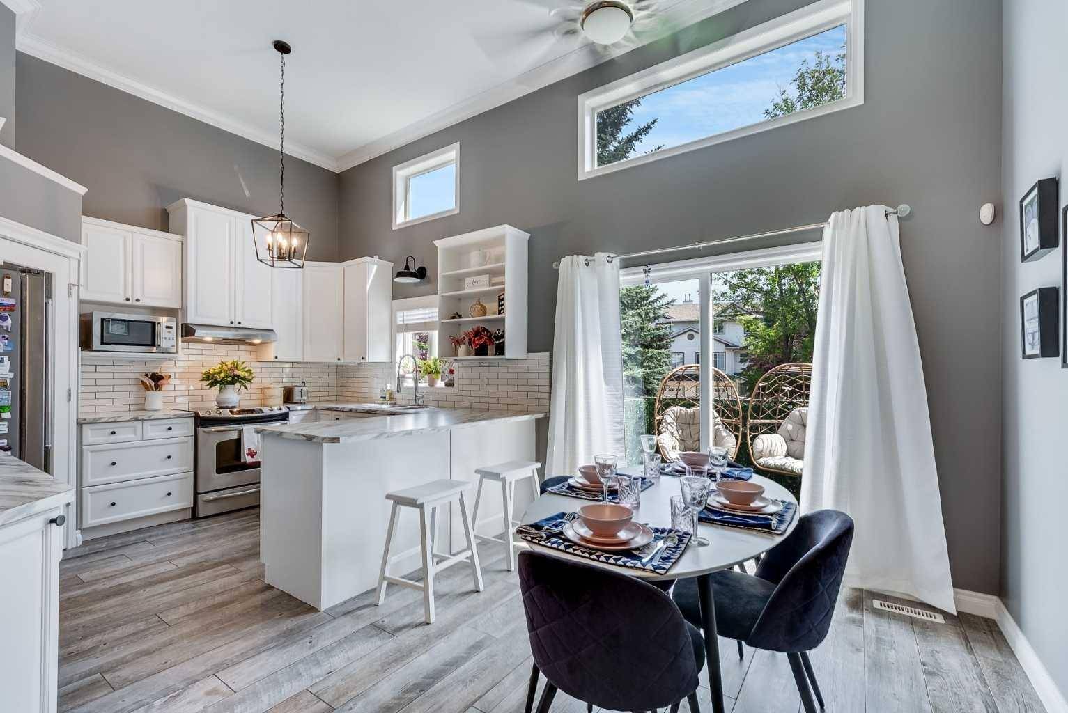 Calgary, AB T3K 5G7,25 Country Hills CV Northwest