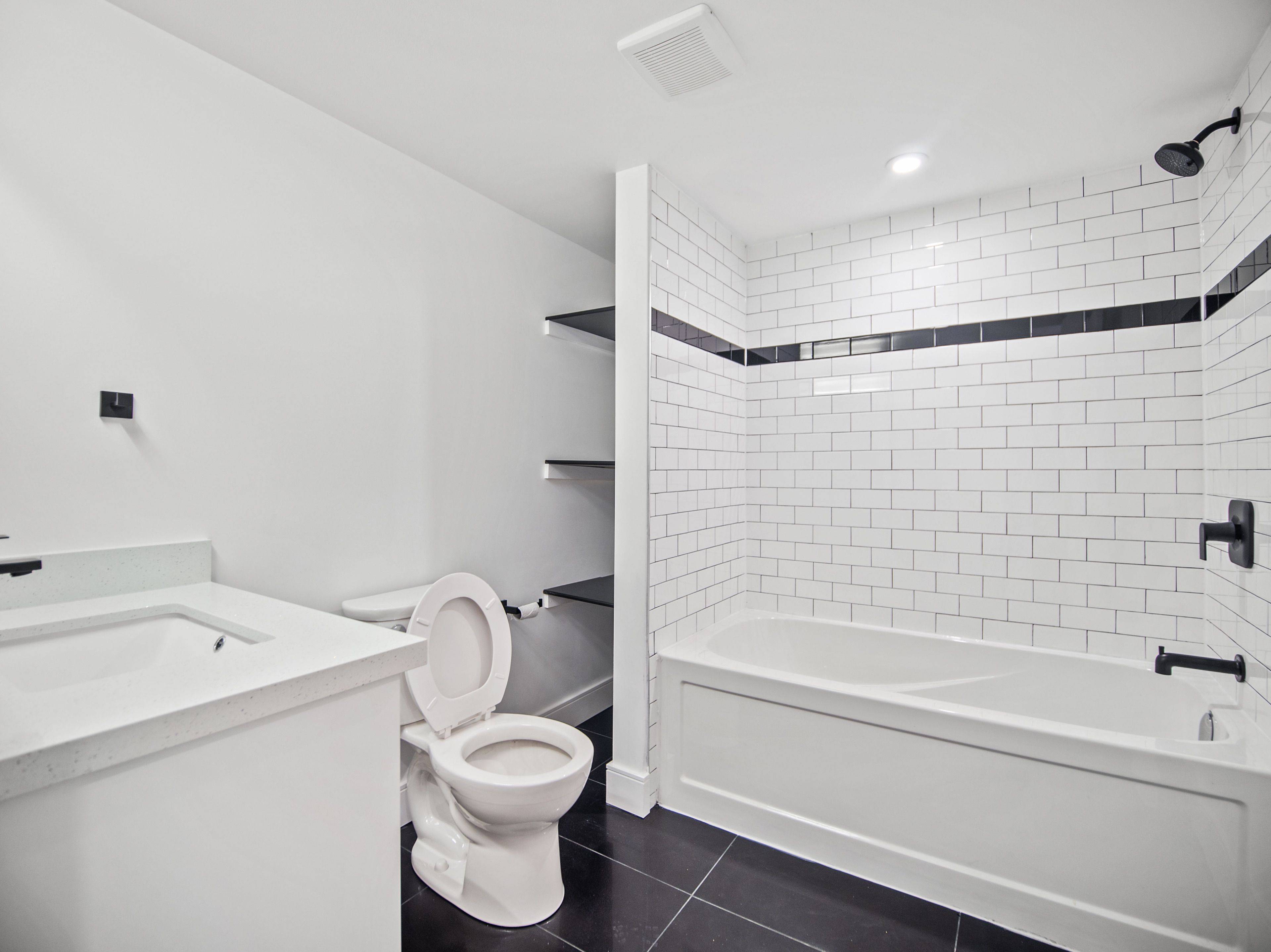 Oshawa, ON L1H 1M3,590 Athol ST E #Lower
