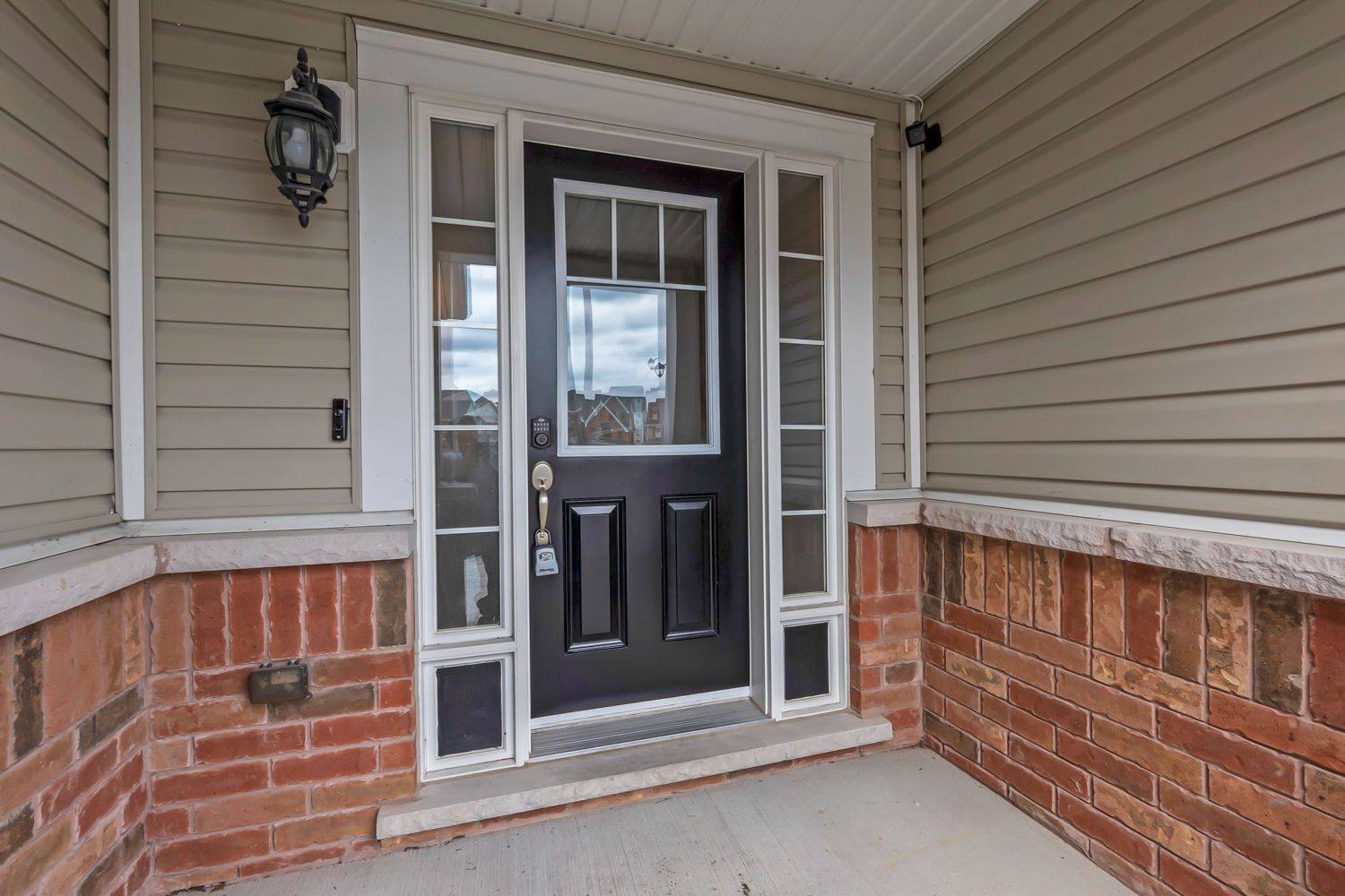 Oshawa, ON L1K 0S6,1640 Grandview ST N #30