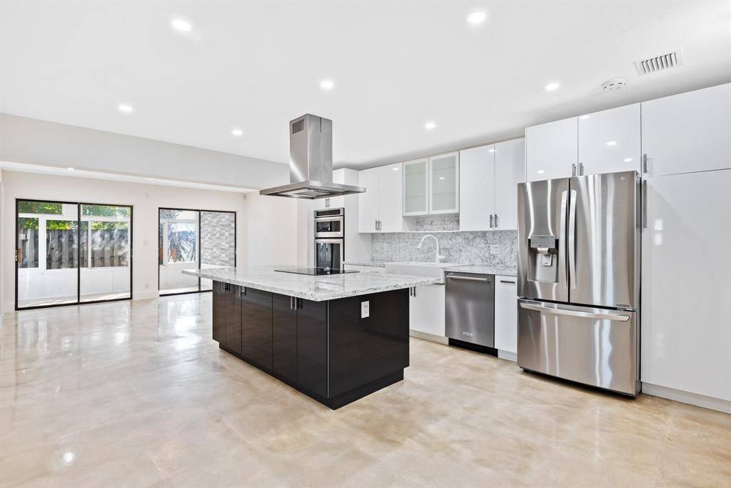 2200 NE 36th St #2, Fort Lauderdale, FL 33308
