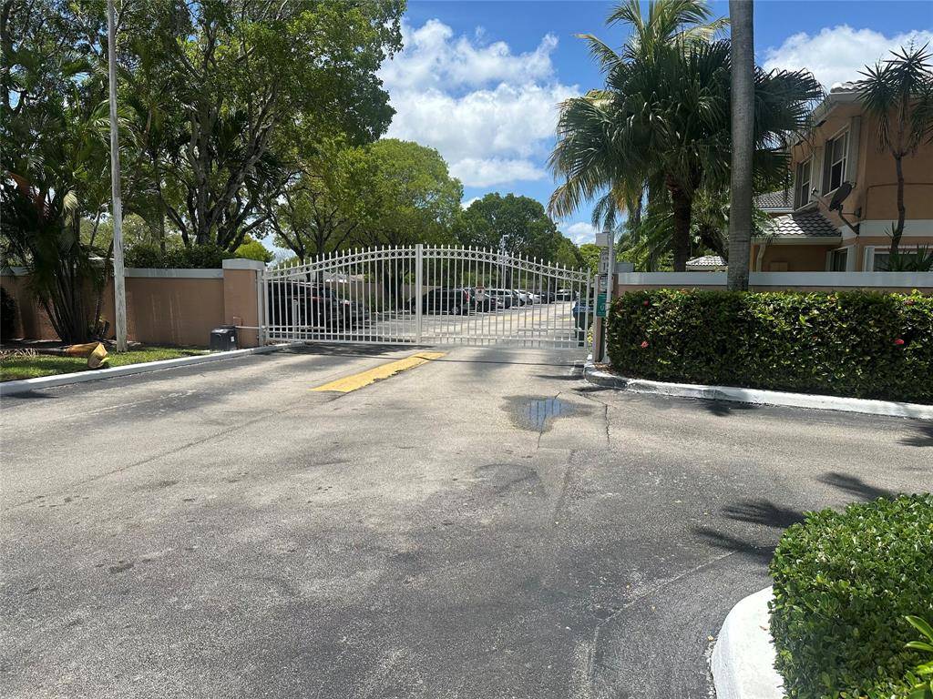 3263 NW 44th St #6, Fort Lauderdale, FL 33309