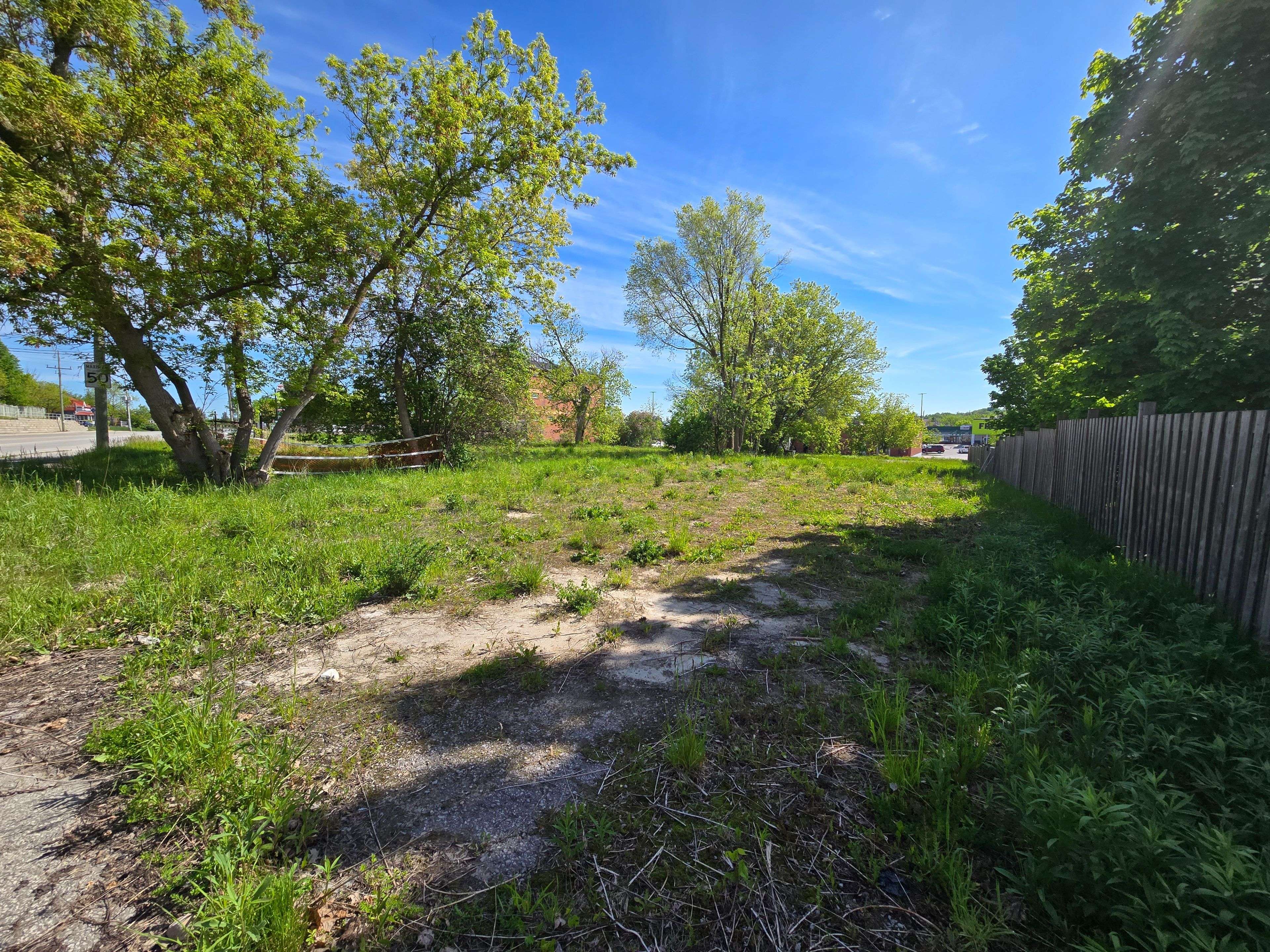 Georgina, ON L4P 2C9,455 The Queensway N/A S