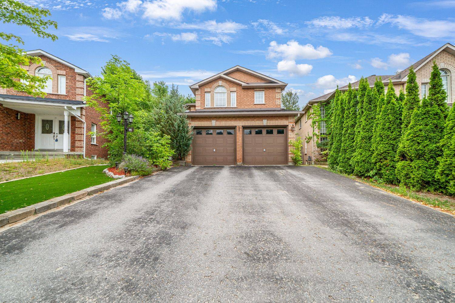 Barrie, ON L4N 5R5,11 Mckenzie CRES