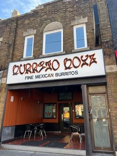 Toronto C01, ON M6G 1B2,575 College ST #A