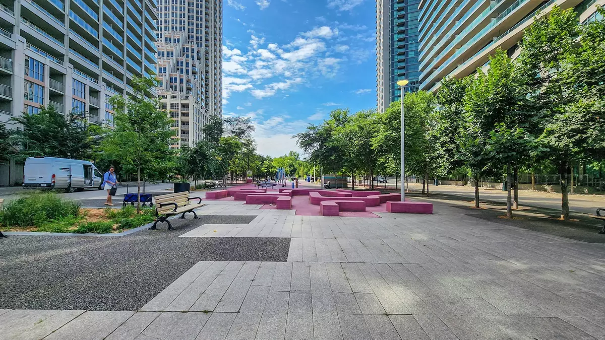 Toronto C01, ON M5V 4A1,209 Fort York BLVD #473