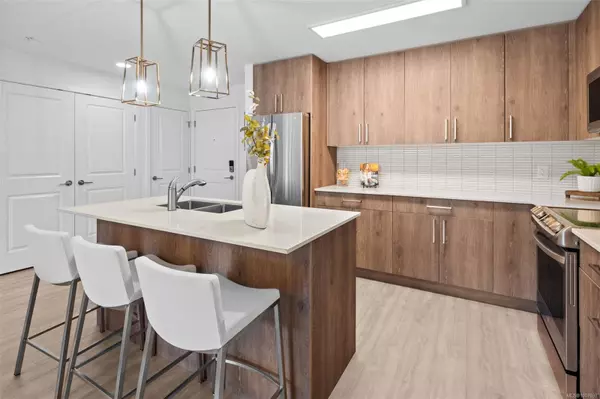 110 Presley Pl #312, View Royal, BC V9B 0Z1