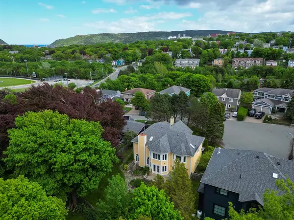 St. John's, NL A1B 4H3,8 Hawthorn Place