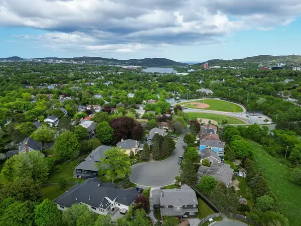 St. John's, NL A1B 4H3,8 Hawthorn Place