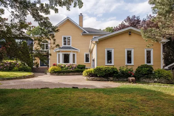 St. John's, NL A1B 4H3,8 Hawthorn Place