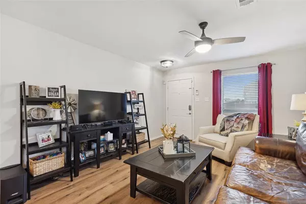Little Elm, TX 75068,1776 Lago Vista