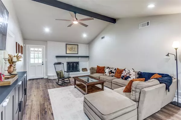 Burleson, TX 76028,204 Laura Drive