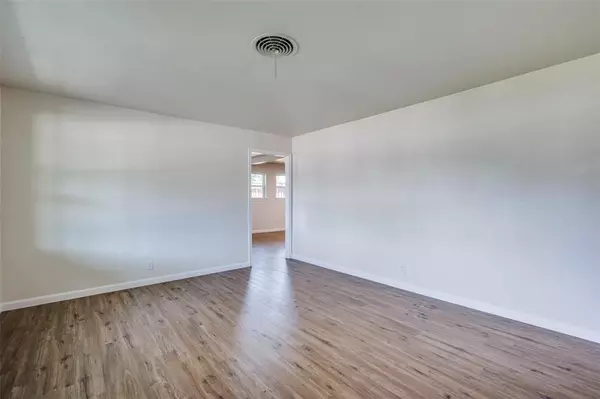 Haltom City, TX 76117,5217 Mack Road