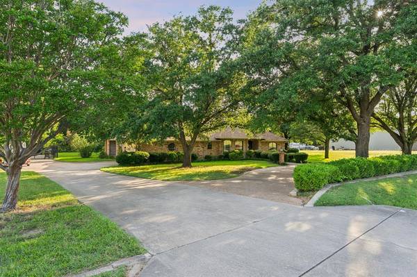 7423 Elman Lane, Azle, TX 76020