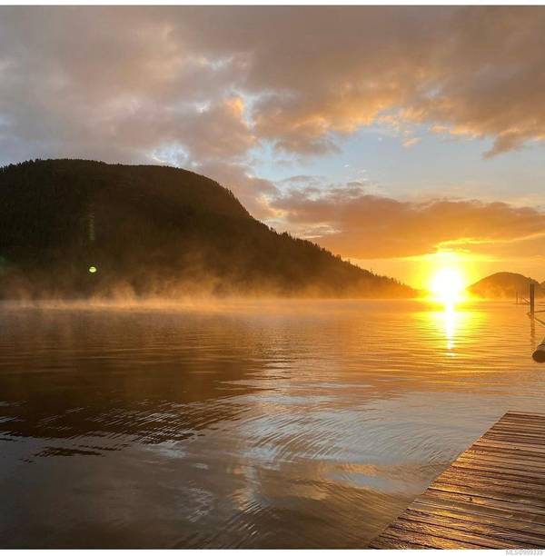 7363 Walton Rd, Honeymoon Bay, BC V0R 1Y0