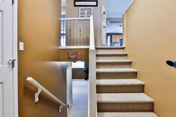 Lethbridge, AB T1K 7Y9,243 Squamish CT West
