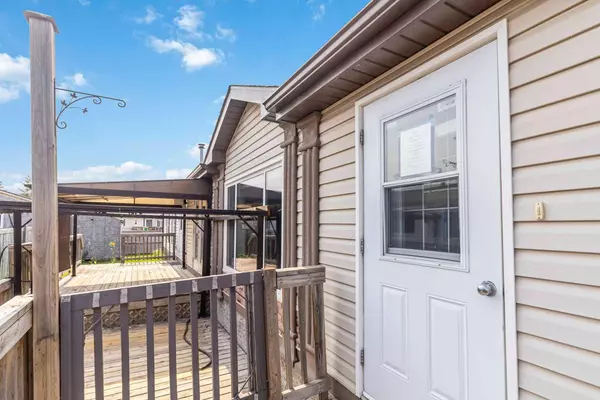 Fort Mcmurray, AB T9K 0G3,305 Ash WAY