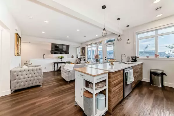Calgary, AB T3M 3T9,4695 Seton DR SE