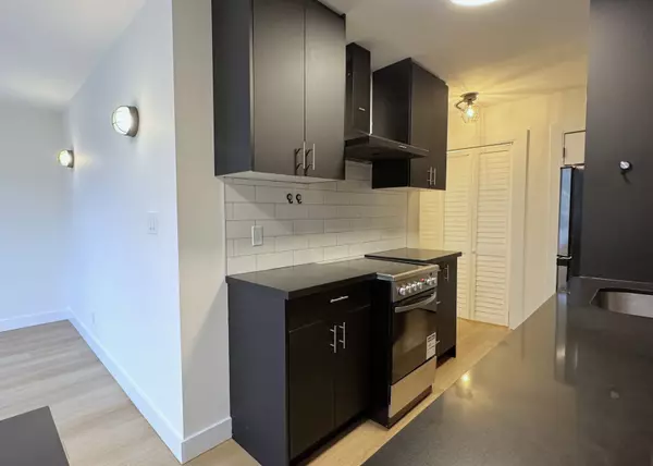 Toronto C10, ON M4P 1L8,420 Eglinton AVE E #201