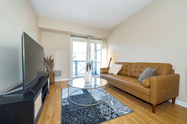 Toronto E04, ON M1L 0G9,60 MENDELSSOHN ST #213
